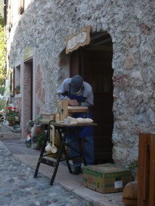 Sagra della Ciuìga a S.Lorenzo in Banale dal 30 Ottobre al 1 Novembre 2015 Sagra della Ciuìga a S.Lorenzo in Banale dal 30 Ottobre al 1 Novembre 2015