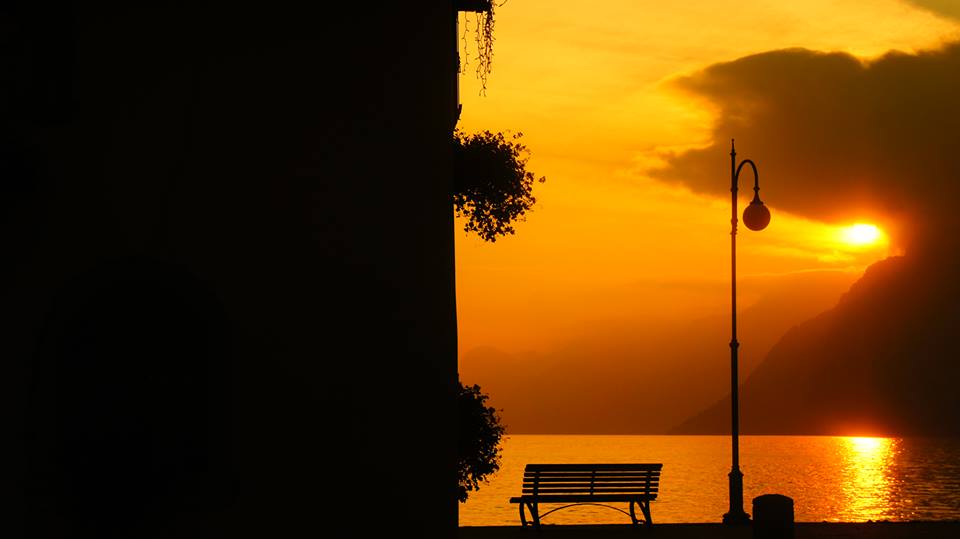 Giro del Lago di Garda seguendo il tramonto Giro del Lago di Garda seguendo il tramonto