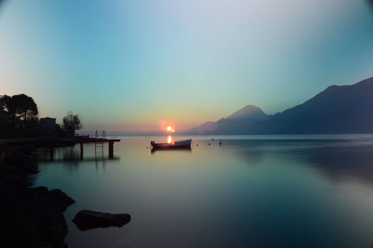 Giro del Lago di Garda seguendo il tramonto Giro del Lago di Garda seguendo il tramonto