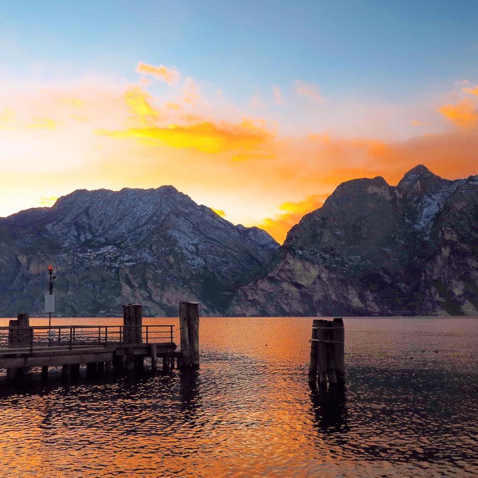 Giro del Lago di Garda seguendo il tramonto Giro del Lago di Garda seguendo il tramonto
