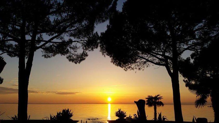 Giro del Lago di Garda seguendo il tramonto Giro del Lago di Garda seguendo il tramonto