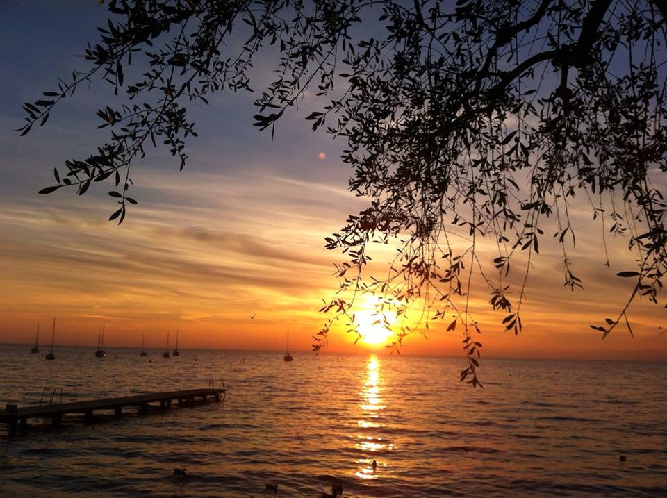 Giro del Lago di Garda seguendo il tramonto Giro del Lago di Garda seguendo il tramonto