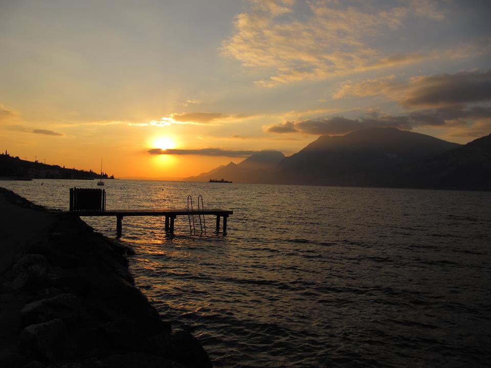Giro del Lago di Garda seguendo il tramonto Giro del Lago di Garda seguendo il tramonto