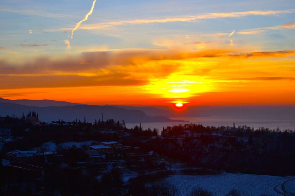 Giro del Lago di Garda seguendo il tramonto Giro del Lago di Garda seguendo il tramonto