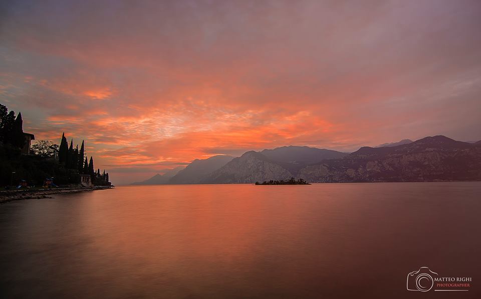 Giro del Lago di Garda seguendo il tramonto Giro del Lago di Garda seguendo il tramonto