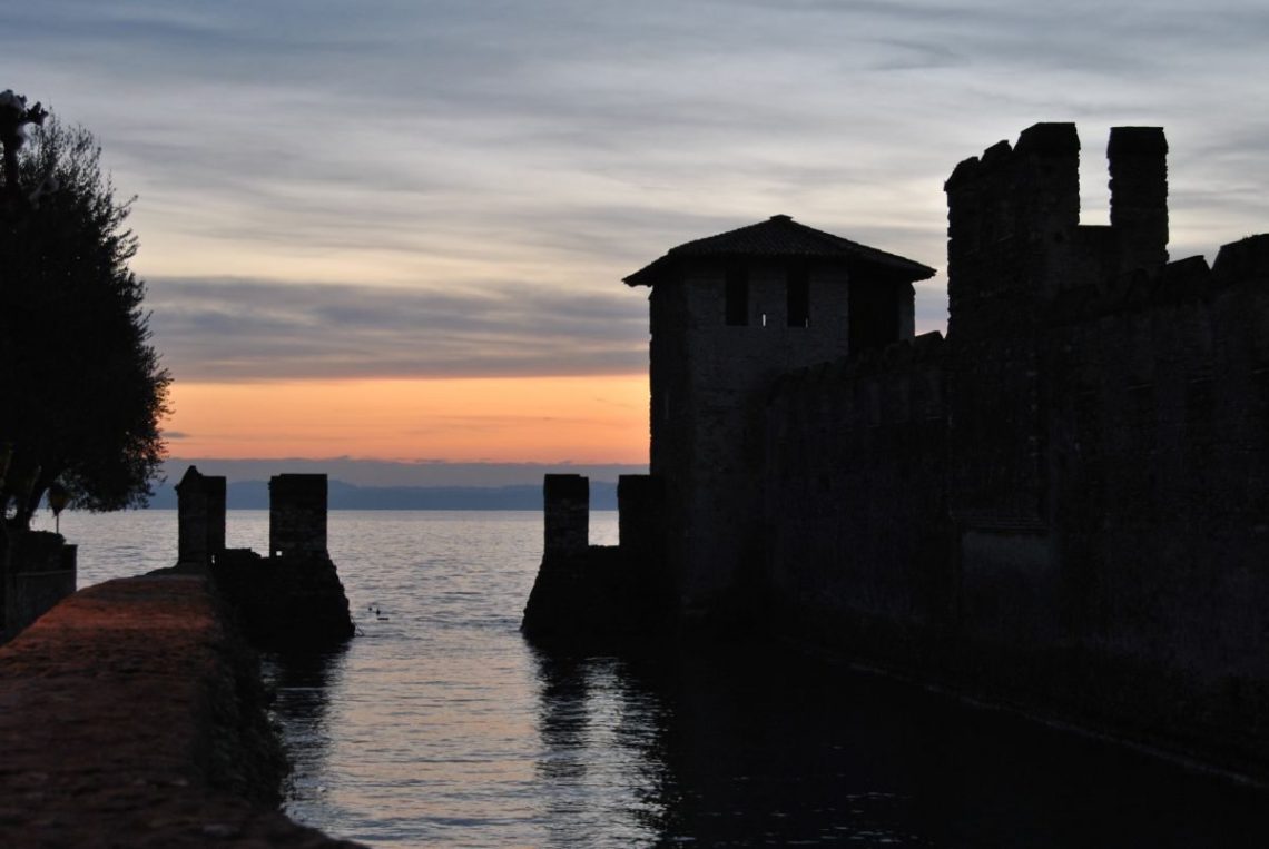 Sirmione - Una gallery dedicata alla Perla del Lago di Garda Sirmione - Una gallery dedicata alla Perla del Lago di Garda