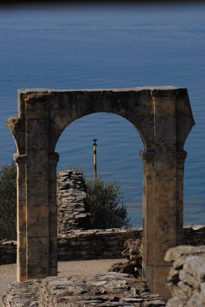 Sirmione - Una gallery dedicata alla Perla del Lago di Garda Sirmione - Una gallery dedicata alla Perla del Lago di Garda
