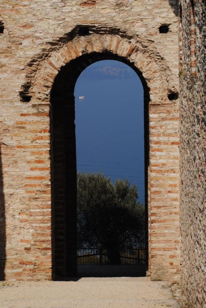 Sirmione - Una gallery dedicata alla Perla del Lago di Garda Sirmione - Una gallery dedicata alla Perla del Lago di Garda