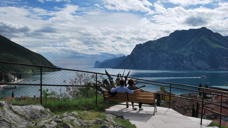 Selezione delle foto di Maggio 2015 postate nel gruppo facebook "noi amiamo il Lago di Garda" Selezione delle foto di Maggio 2015 postate nel gruppo facebook "noi amiamo il Lago di Garda"