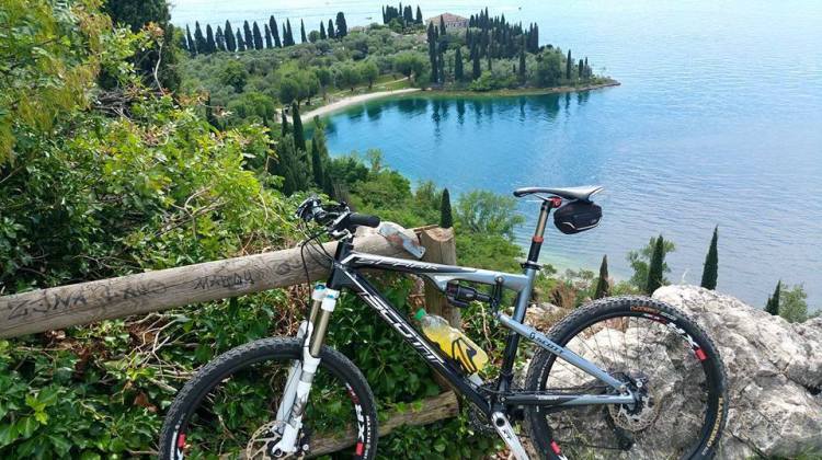 Selezione delle foto di Maggio 2015 postate nel gruppo facebook "noi amiamo il Lago di Garda" Selezione delle foto di Maggio 2015 postate nel gruppo facebook "noi amiamo il Lago di Garda"