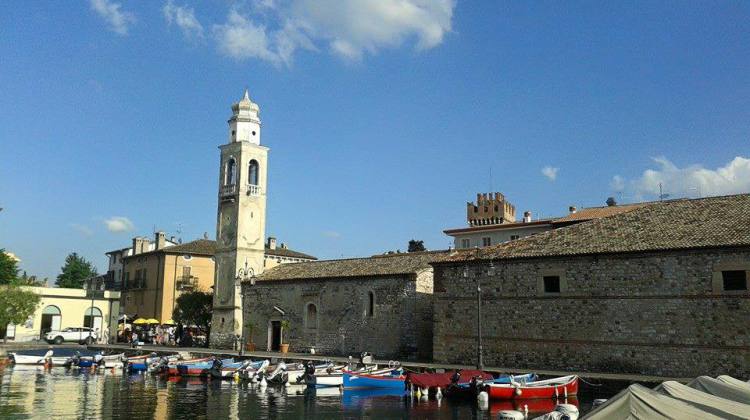 Selezione delle foto di Maggio 2015 postate nel gruppo facebook "noi amiamo il Lago di Garda" Selezione delle foto di Maggio 2015 postate nel gruppo facebook "noi amiamo il Lago di Garda"