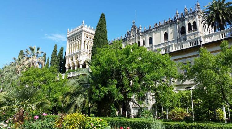 Selezione delle foto di Maggio 2015 postate nel gruppo facebook "noi amiamo il Lago di Garda" Selezione delle foto di Maggio 2015 postate nel gruppo facebook "noi amiamo il Lago di Garda"