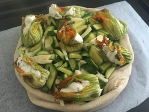 Torta salata al prosecco con zucchine in fiore 