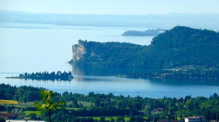Selezione delle foto di Maggio 2015 postate nel gruppo facebook "noi amiamo il Lago di Garda" Selezione delle foto di Maggio 2015 postate nel gruppo facebook "noi amiamo il Lago di Garda"
