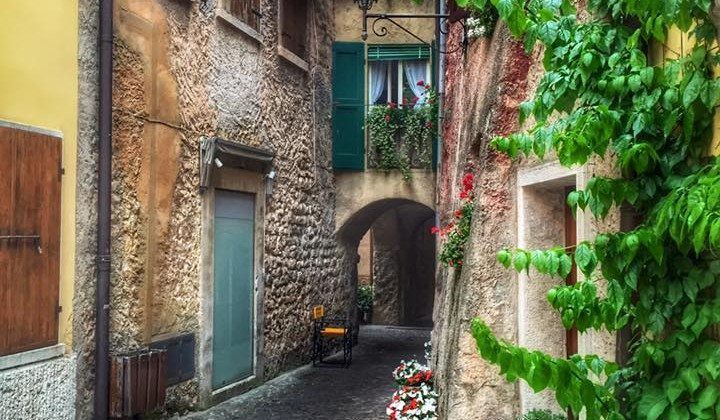 Il Lago di Garda visto da Facebook nel mese di Giugno Il Lago di Garda visto da Facebook nel mese di Giugno