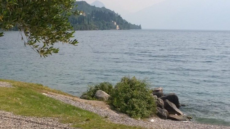 Il Lago di Garda visto da Facebook nel mese di Giugno Il Lago di Garda visto da Facebook nel mese di Giugno