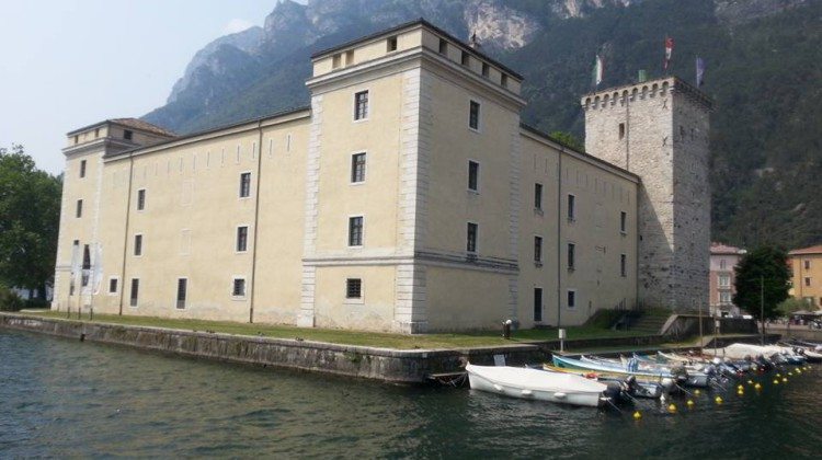 Il Lago di Garda visto da Facebook nel mese di Giugno Il Lago di Garda visto da Facebook nel mese di Giugno
