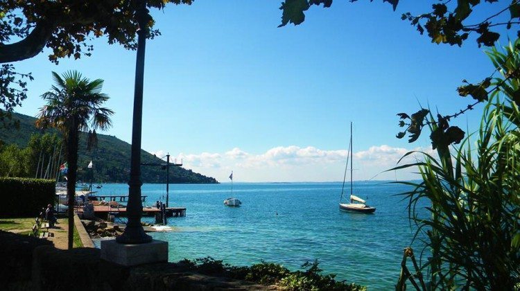 Il Lago di Garda visto da Facebook nel mese di Giugno Il Lago di Garda visto da Facebook nel mese di Giugno