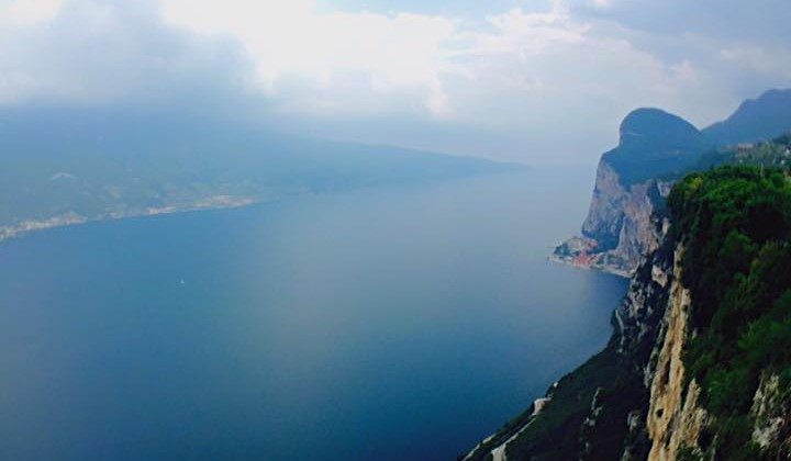 Il Lago di Garda visto da Facebook nel mese di Giugno Il Lago di Garda visto da Facebook nel mese di Giugno