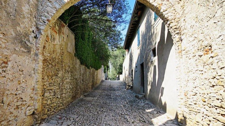SETTEMBRE PANORAMI E DETTAGLI DEL LAGO DI GARDA DAL GRUPPO "NOI AMIAMO IL LAGO DI GARDA" SETTEMBRE PANORAMI E DETTAGLI DEL LAGO DI GARDA DAL GRUPPO "NOI AMIAMO IL LAGO DI GARDA"