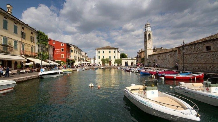 Il Lago di Garda visto dagli utenti Facebook Il Lago di Garda visto dagli utenti Facebook