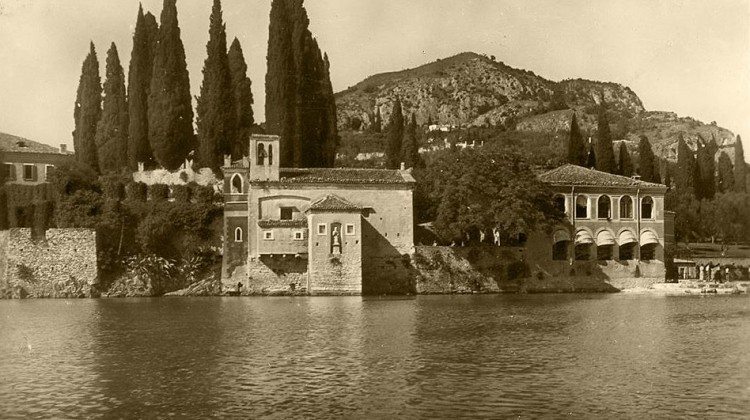 Le foto più belle del Lago di Garda scattate nel mese Novembre Le foto più belle del Lago di Garda scattate nel mese Novembre
