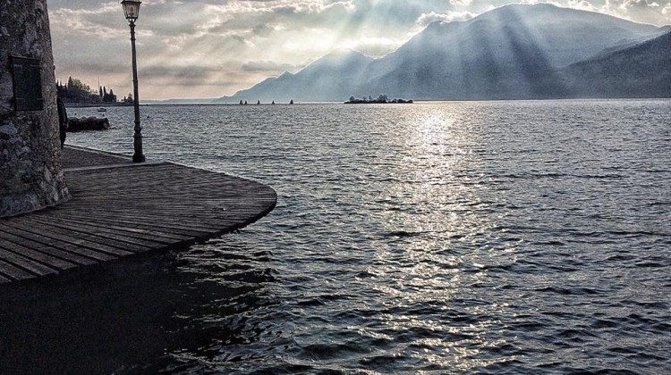 Le foto più belle del Lago di Garda scattate nel mese Novembre Le foto più belle del Lago di Garda scattate nel mese Novembre