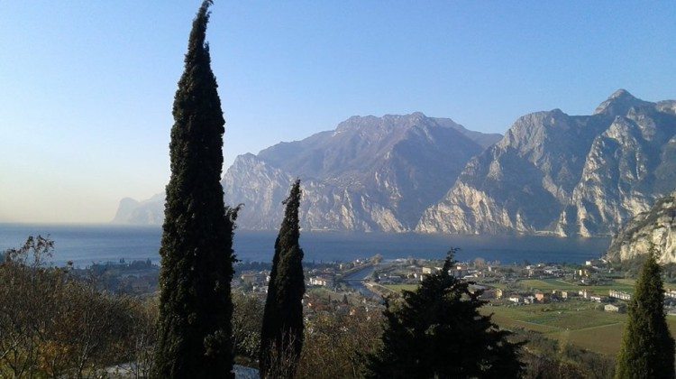 Il Lago di garda nel mese di Dicembre visto dagli utenti Facebook Il Lago di garda nel mese di Dicembre visto dagli utenti Facebook