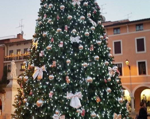 Il Lago di garda nel mese di Dicembre visto dagli utenti Facebook Il Lago di garda nel mese di Dicembre visto dagli utenti Facebook