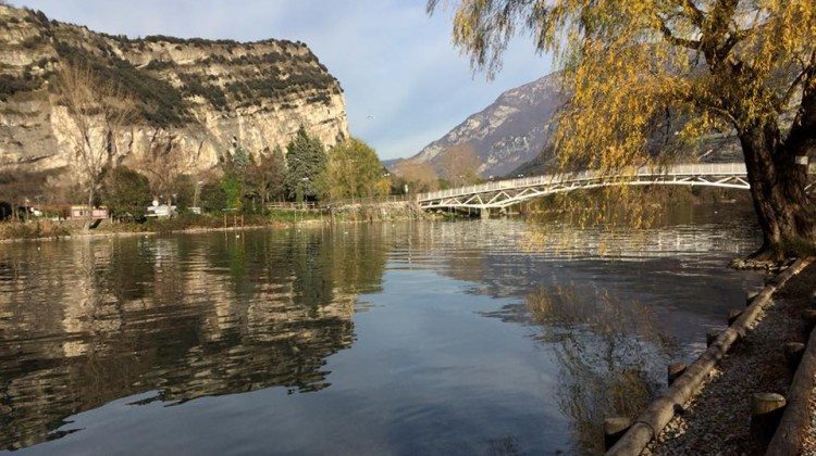 Il Lago di garda nel mese di Dicembre visto dagli utenti Facebook Il Lago di garda nel mese di Dicembre visto dagli utenti Facebook