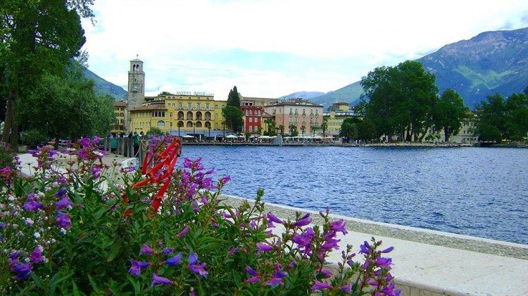 Le fotografie del Lago di Garda viste dagli utenti Facebook Le fotografie del Lago di Garda viste dagli utenti Facebook