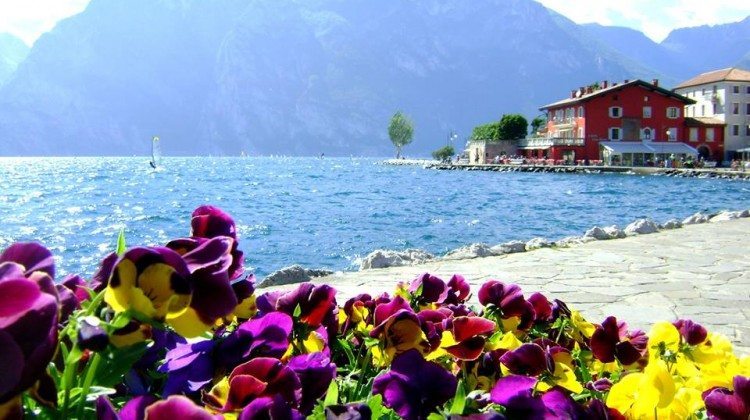 Le fotografie del Lago di Garda viste dagli utenti Facebook Le fotografie del Lago di Garda viste dagli utenti Facebook