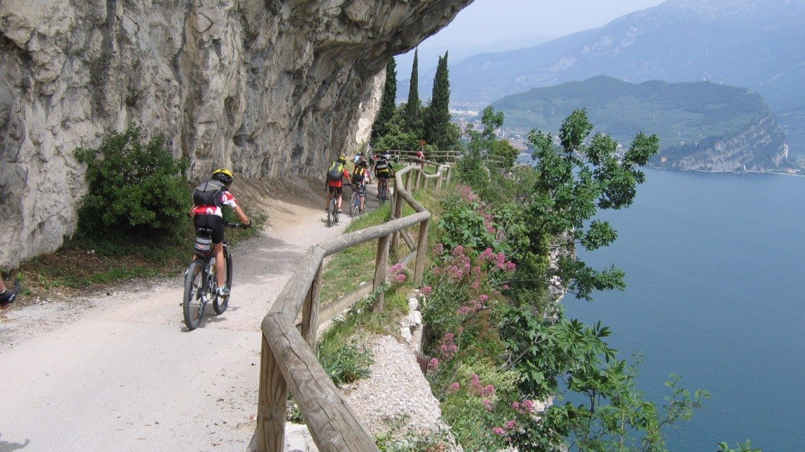 percorsi in bicicletta sul lago di garda