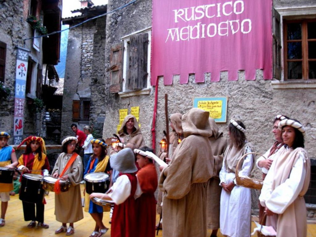 Rustico Medioevo 2017, appuntamento con la storia a Canale di Tenno dal 12 al 20 agosto Rustico Medioevo 2017, appuntamento con la storia a Canale di Tenno dal 12 al 20 agosto