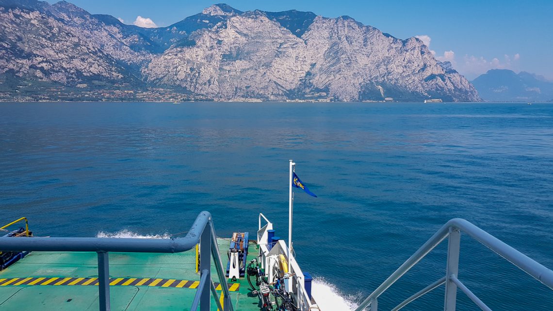 la ciclopedonale di Limone sul Garda vista da vicino la ciclopedonale di Limone sul Garda vista da vicino