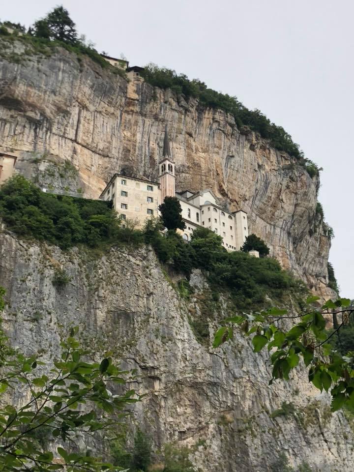 Il Santuario Madonna della Corona Il Santuario Madonna della Corona