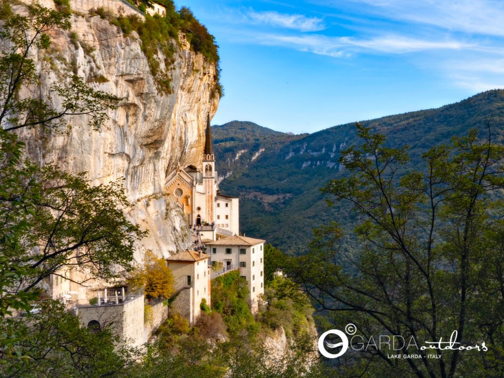 Santuario Madonna della Corona. ©️lakegardaphoto