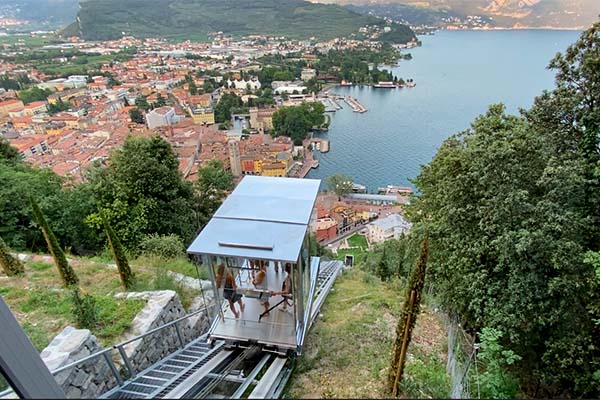 Ascensore per il bastione di riva del garda