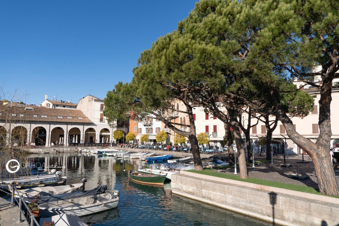 Desenzano del Garda: what to do, what to see and curiosities of the "capital" of Lake Garda. 