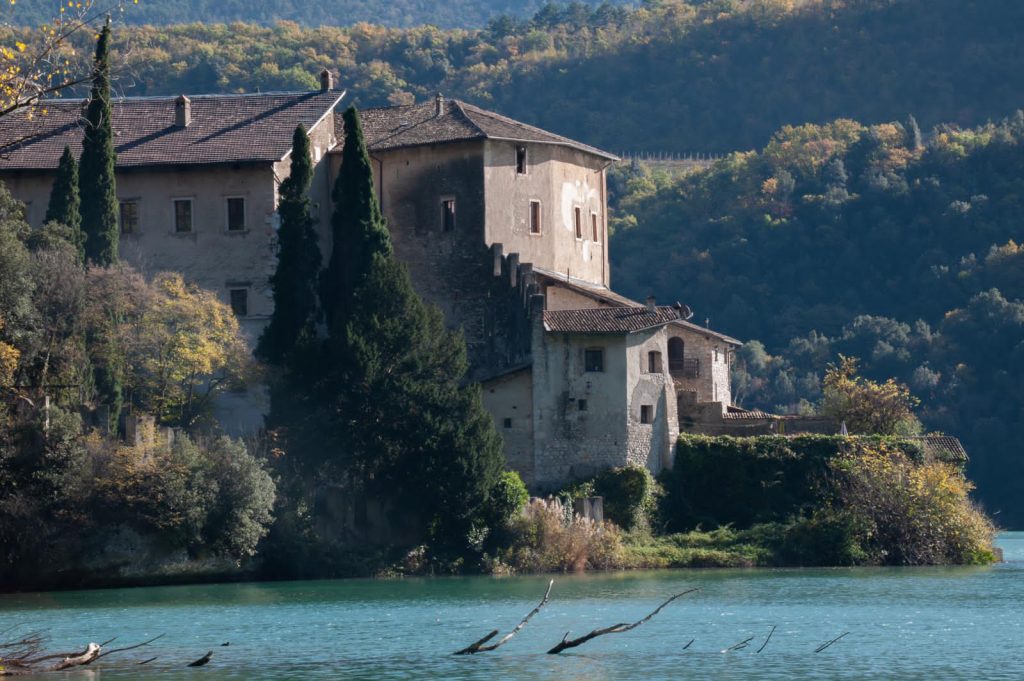 Il Lago di Toblino e Castel Toblino. 