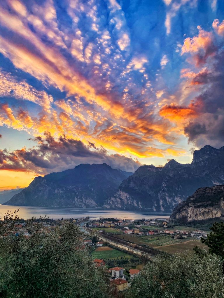 Trend: un pic-nic enogastronomico vista Lago di Garda. 