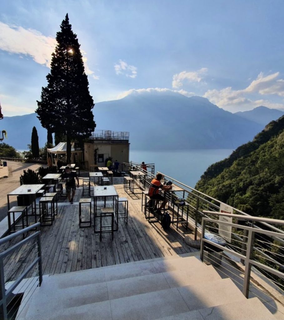 Il Sentiero del Ponale sul Lago di Garda è classificato fra i più belli in Europa. 