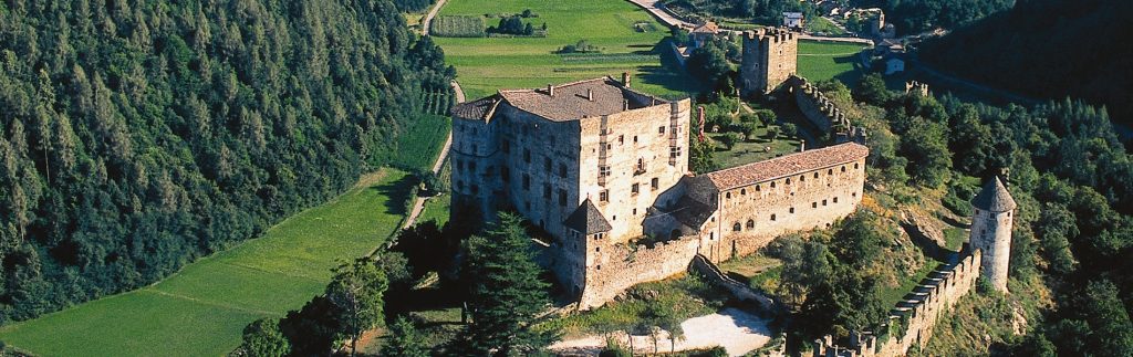 Tutti i più bei castelli del Lago di Garda e hinterland. 