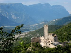 i castelli del lago di garda - castello di drena
