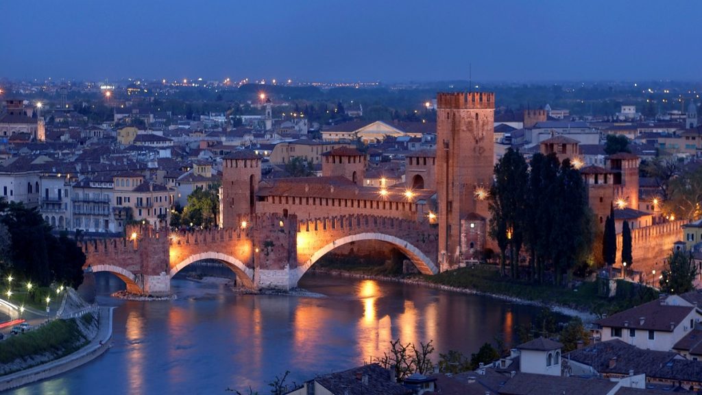 Verona: the largest city on Lake Garda. What to do and what to see. 