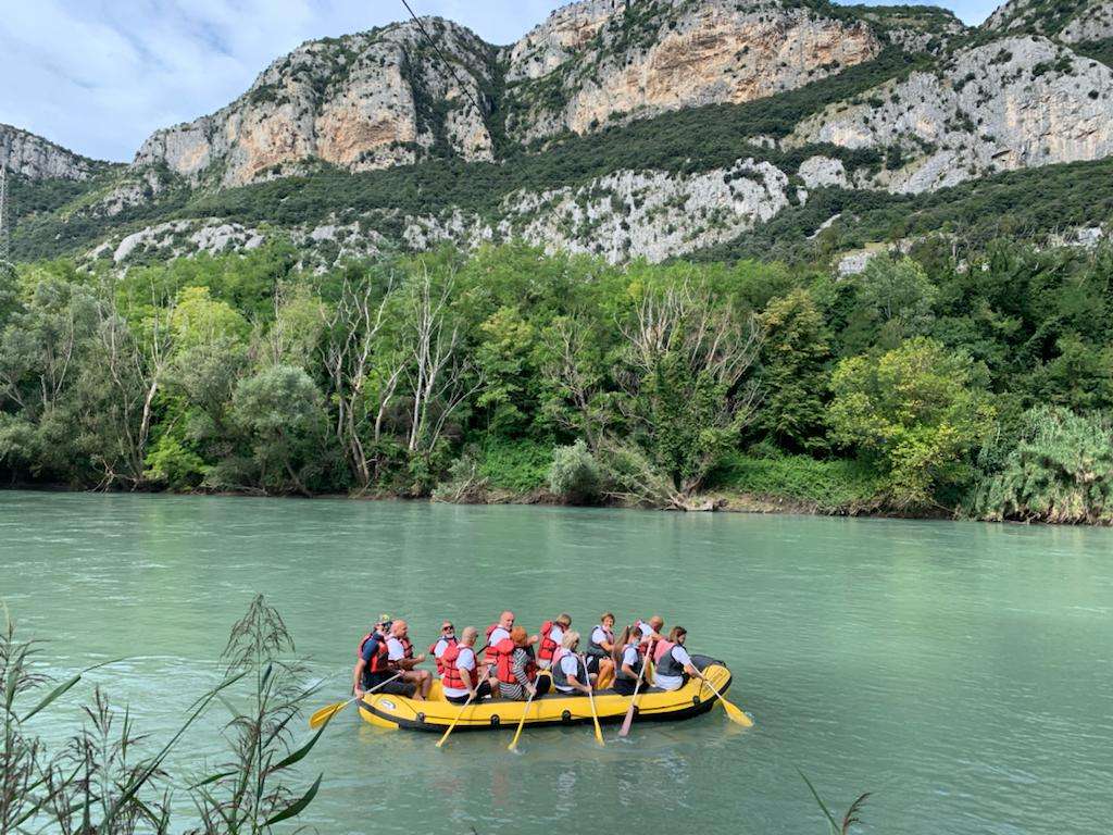 Rafting in Valdadige: sport and fun just a few steps from Lake Garda. 