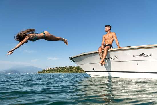 tuffo nel lago di garda