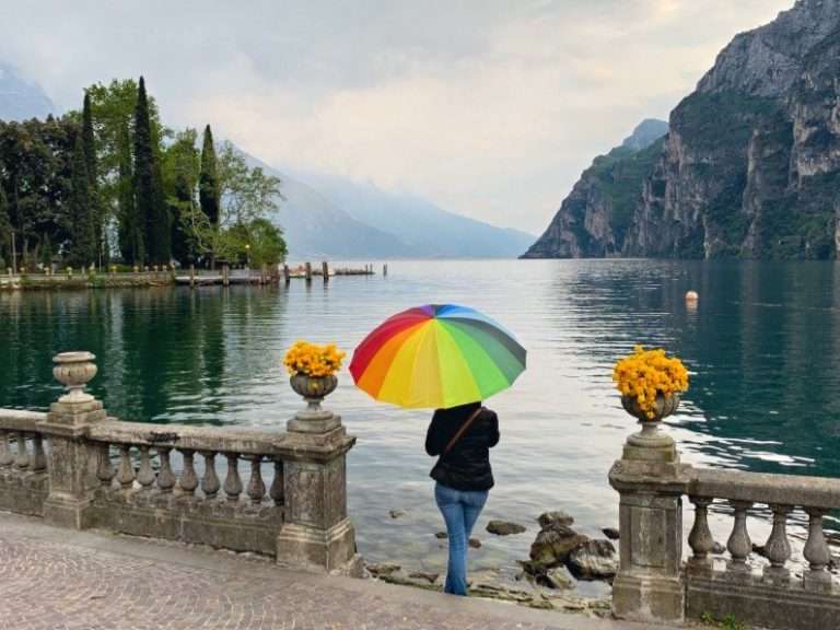 pioggia sul lago di garda