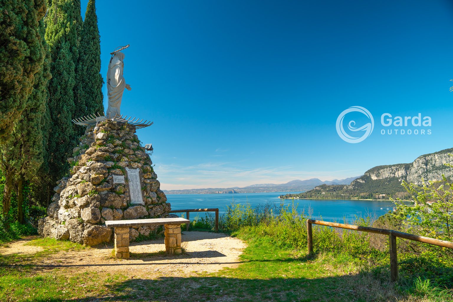 Trekking on Lake Garda: the Rocca di Garda, queen of panoramas