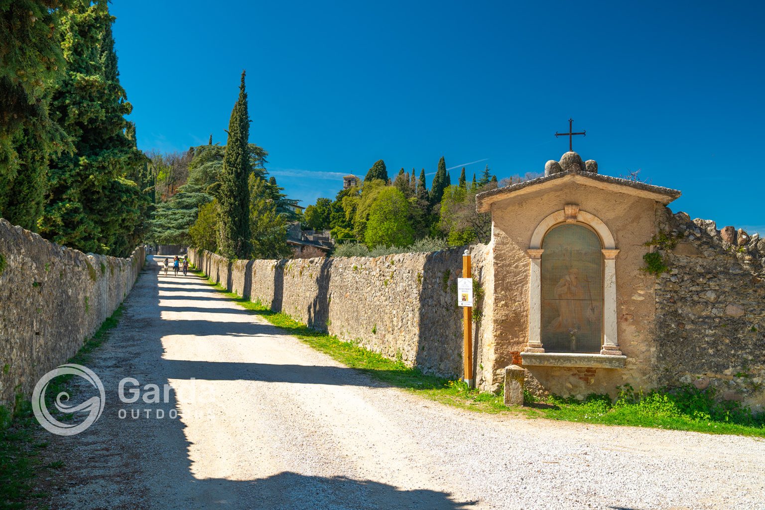 Trekking on Lake Garda: the Rocca di Garda, queen of panoramas